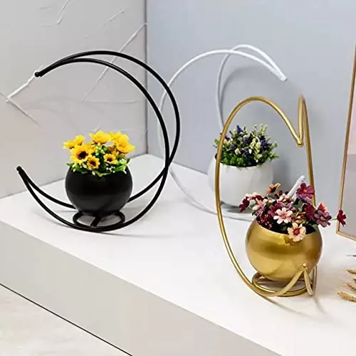 Antique Collection Creative Metal Geometric Designer Vase (Gold, 24 x 24)